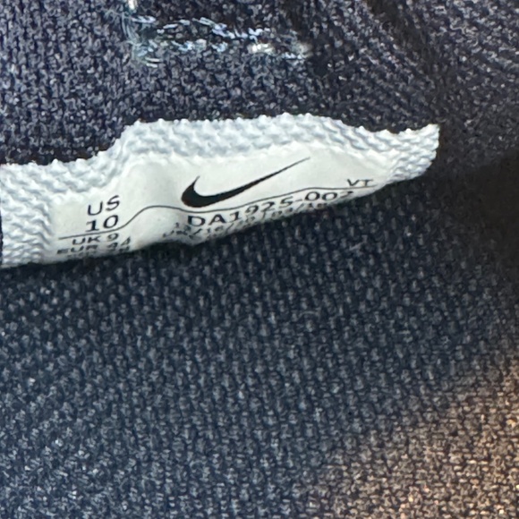 Nike - Picture 6 of 6